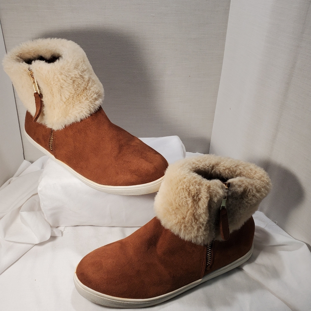 Sugar Brown Faux Suede Faux Fur Topped Ankle Sneaker Sole Boots Sz 5 M Nice